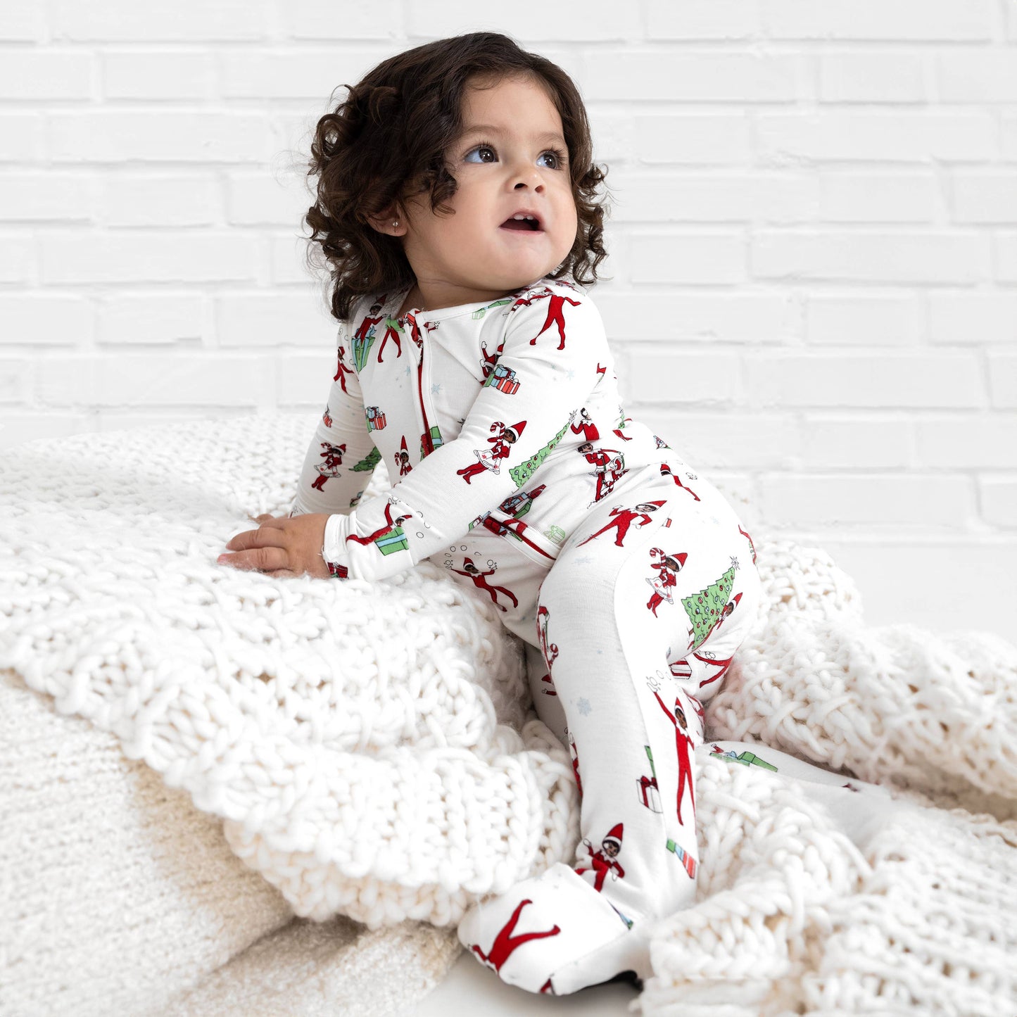 Christmas Pajamas: The Elf on the Shelf Bamboo Sleepwear: 3-6 Months