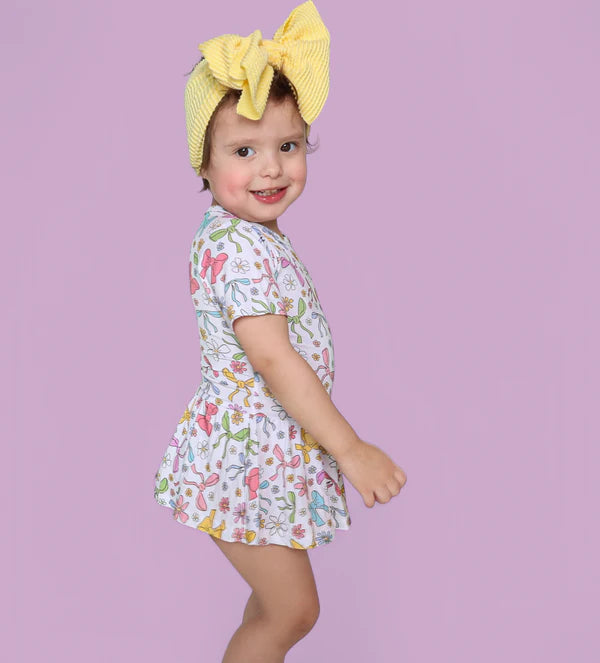 Short Sleeve Twirl Bodysuit-BOW GARDEN