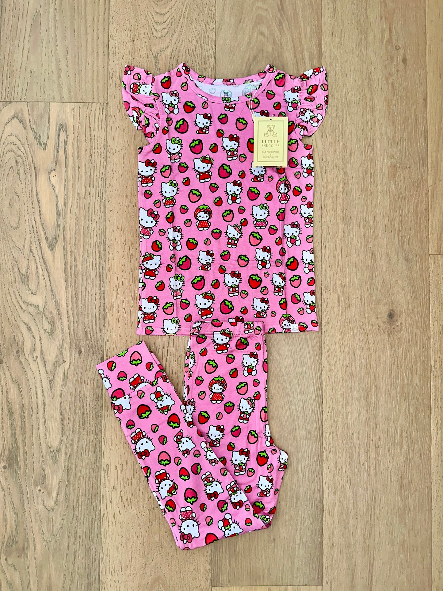 Bamboo Flutter Sleeve Lounge Set (PENELOPE)- STRAWBERRY HELLO KITTY