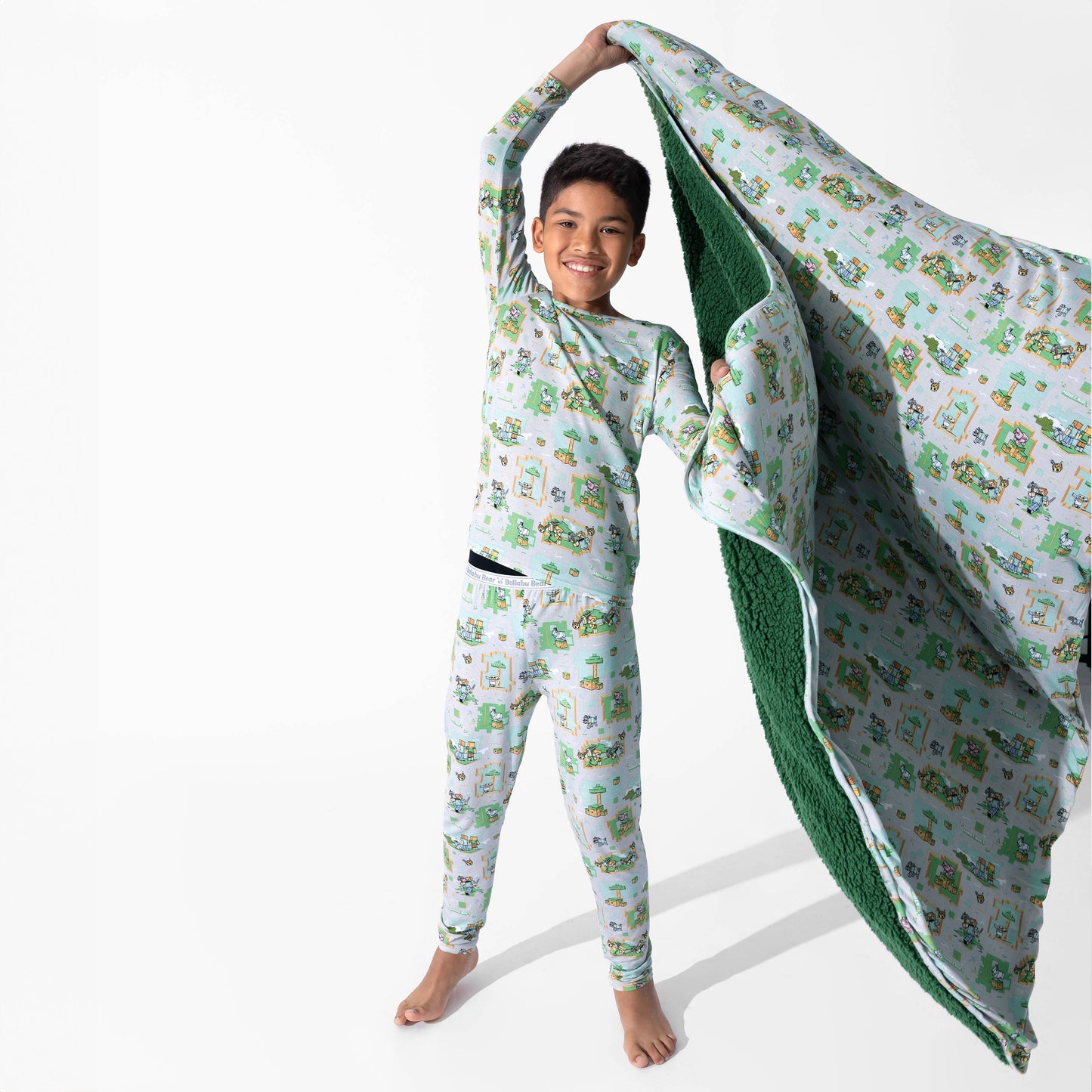 Minecraft Overworld Dreams Bamboo Blanket: 45 x 60 in