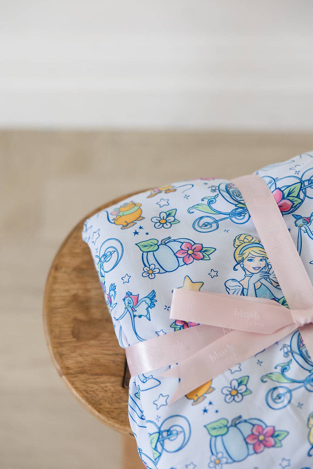 Midnight - Plush Blanket: ONE SIZE