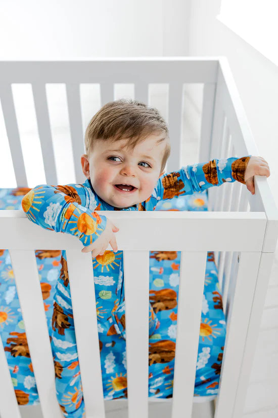 Dream Crib Sheet- ERIC CARLE BEAR-Y BLUE SKIES