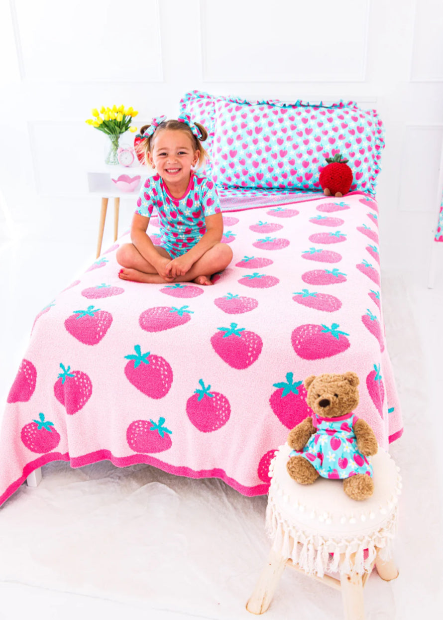 Microfiber Birdie Throw Blanket- Strawberry